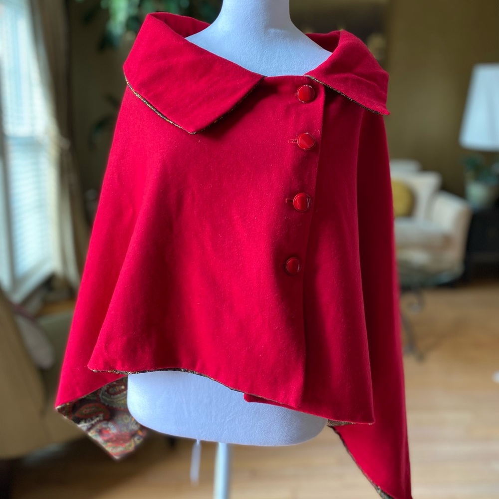 Red Cape Peter Pan Collar button front Asymmetrical Hem Paisley Lining one size